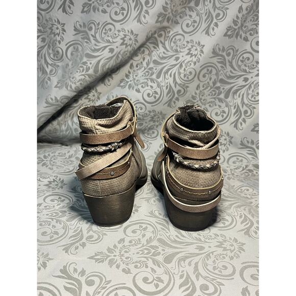 Women’s Size 8 SO Celery Taupe Ankle Booties with Wrap Straps - Picture 1 of 4